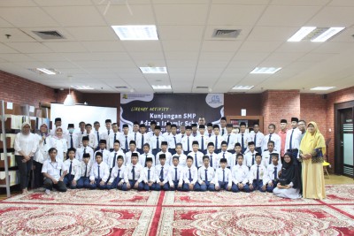 Library Activity Series : "SMP Adzkia Islamic School"
